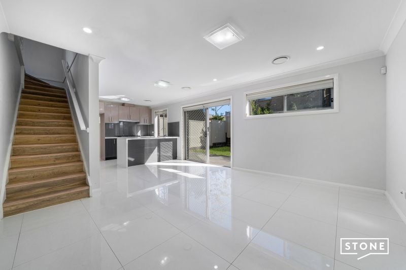 1 Hemanta Glade, Woodcroft - Image 2