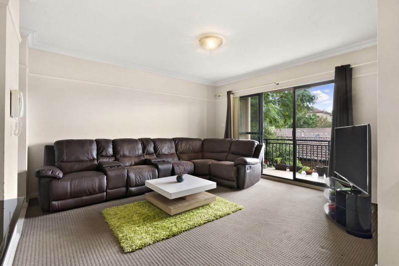 10/10-14 Gladstone Street, North Parramatta - Image 2